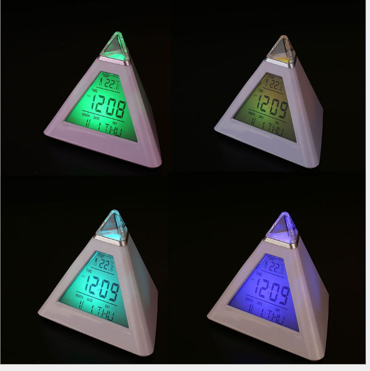 【客製化】三角形七彩變色鬧鐘 | 禮品、贈品專業客製禮贈品顧問 | 禮品、贈品專屬客製禮贈品專家