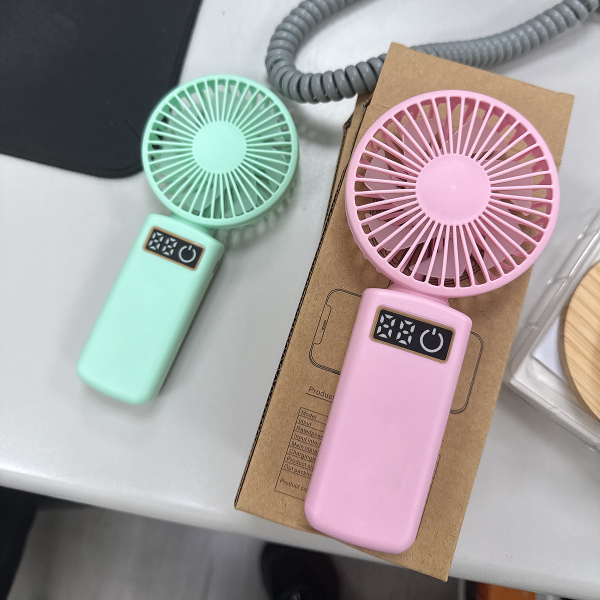 【客製化】繽紛桌面靜音小風扇 | 禮品、贈品專業客製禮贈品顧問