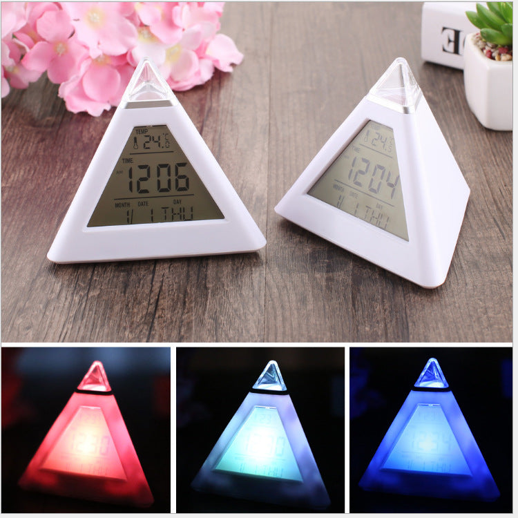 【客製化】三角形七彩變色鬧鐘 | 禮品、贈品專業客製禮贈品顧問 | 禮品、贈品專屬客製禮贈品專家